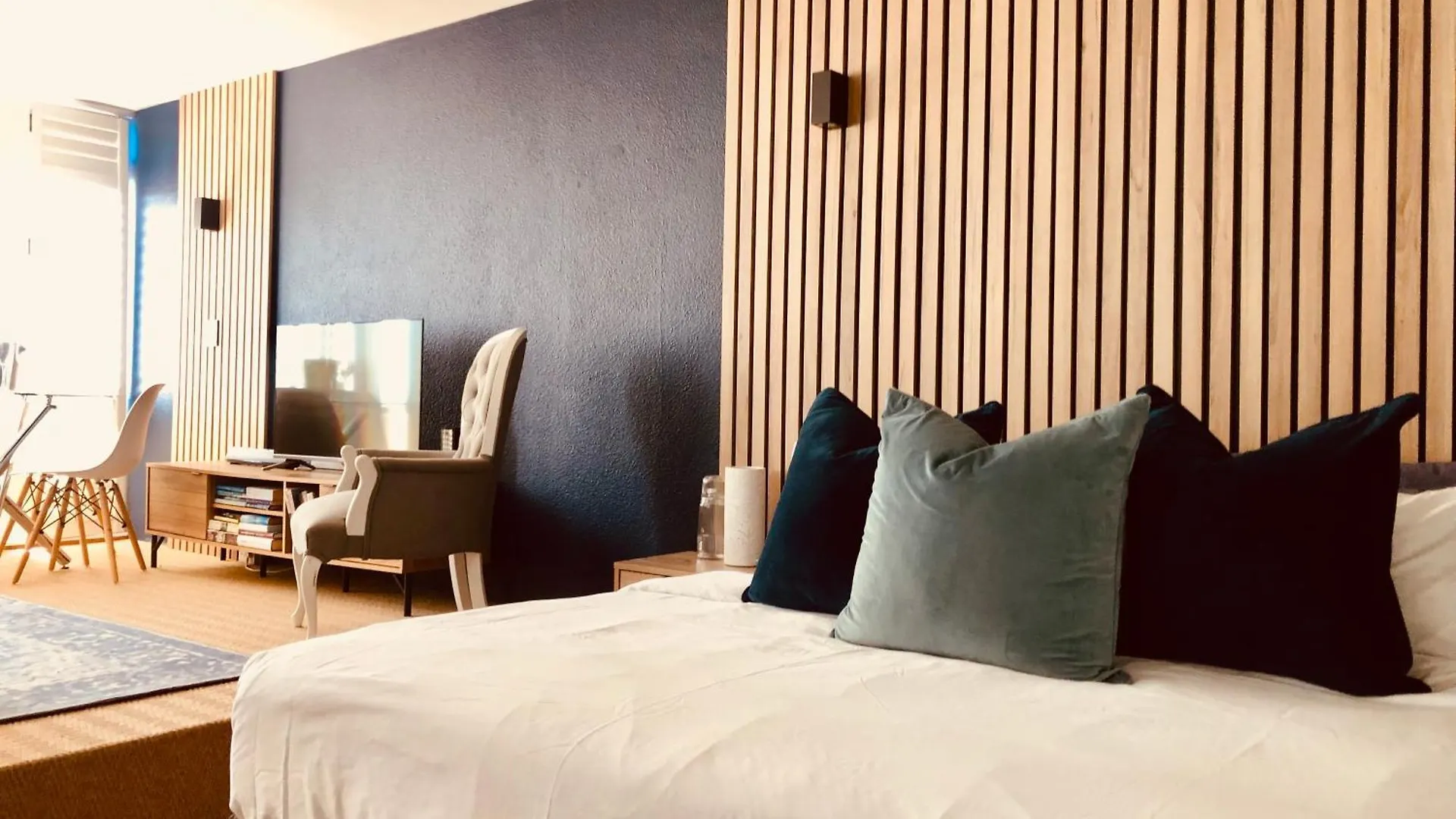Studio Blue In Mouille Point Cape Town Apartment