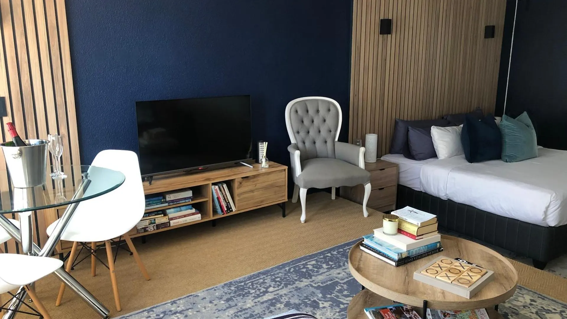 Studio Blue In Mouille Point Cape Town