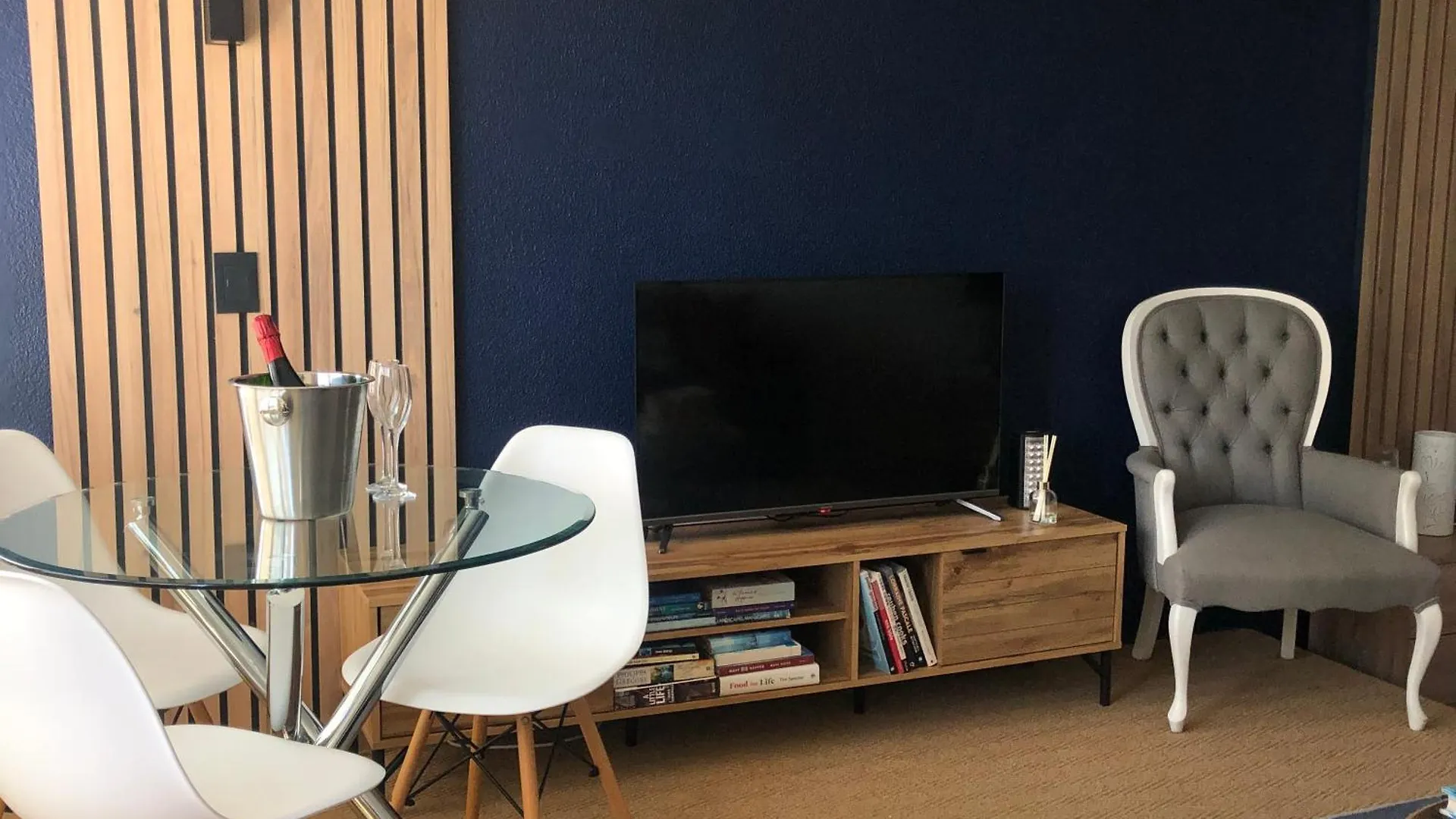 Studio Blue In Mouille Point Cape Town Güney Afrika