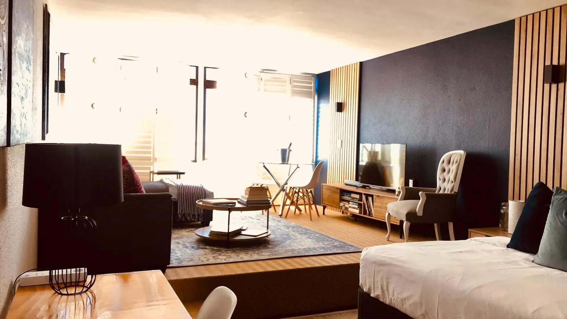 Studio Blue In Mouille Point Cape Town 0*,